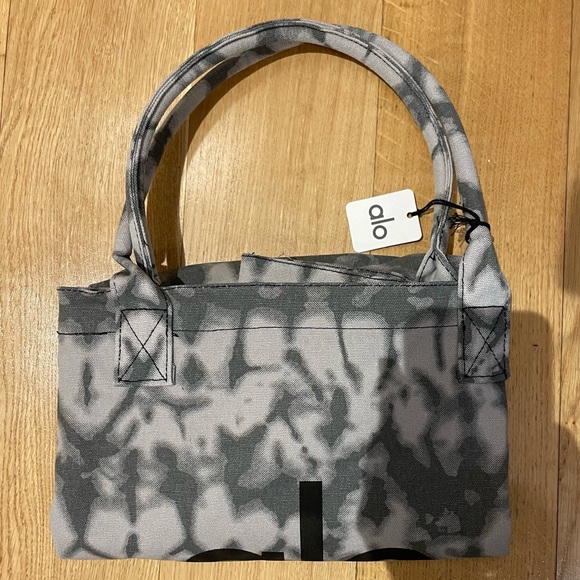 ALO Yoga Canvas Tote Bag - Picture 4 of 4